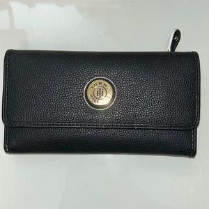 Black Tommy Hilfiger Purse